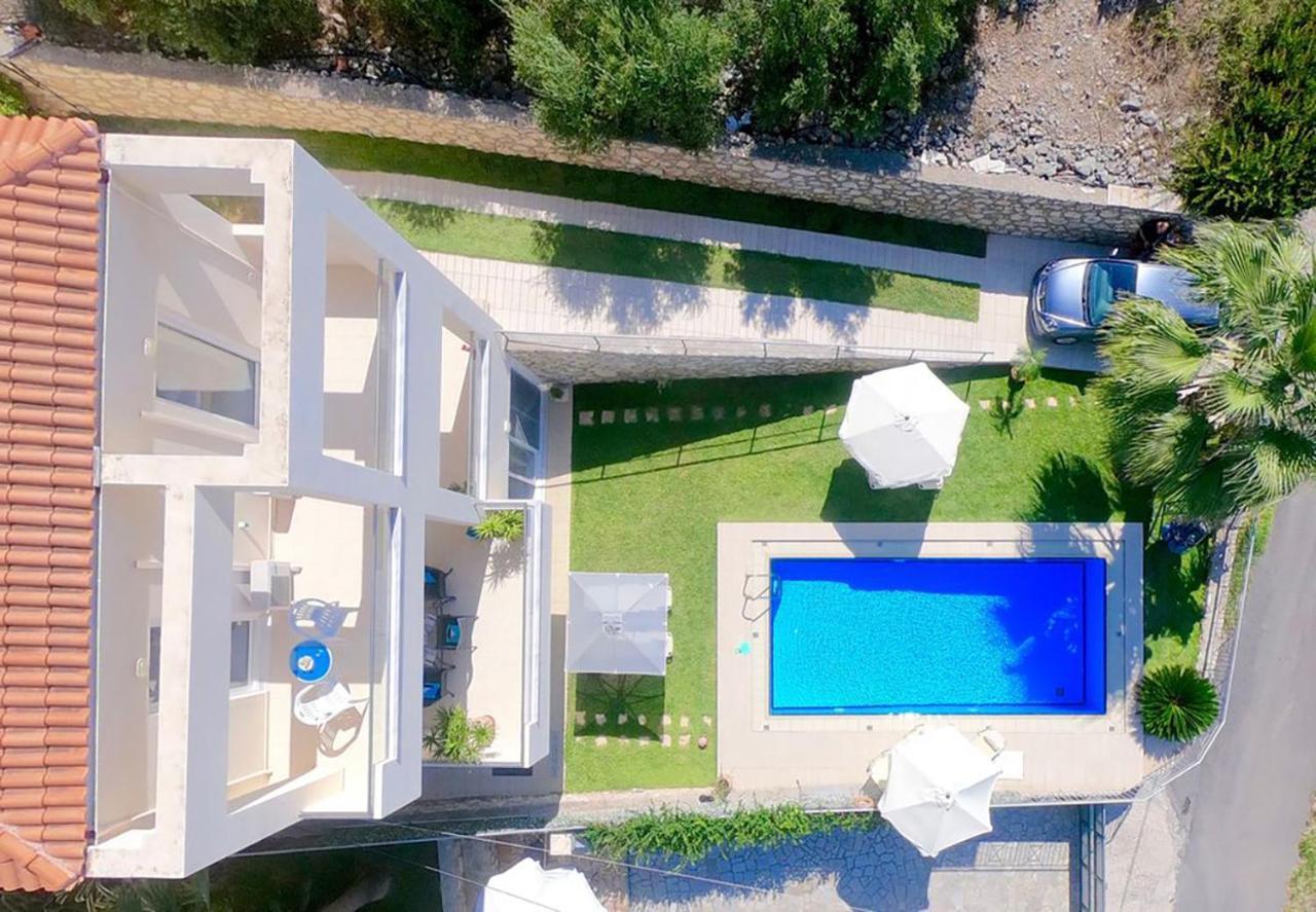 Minos Villa *